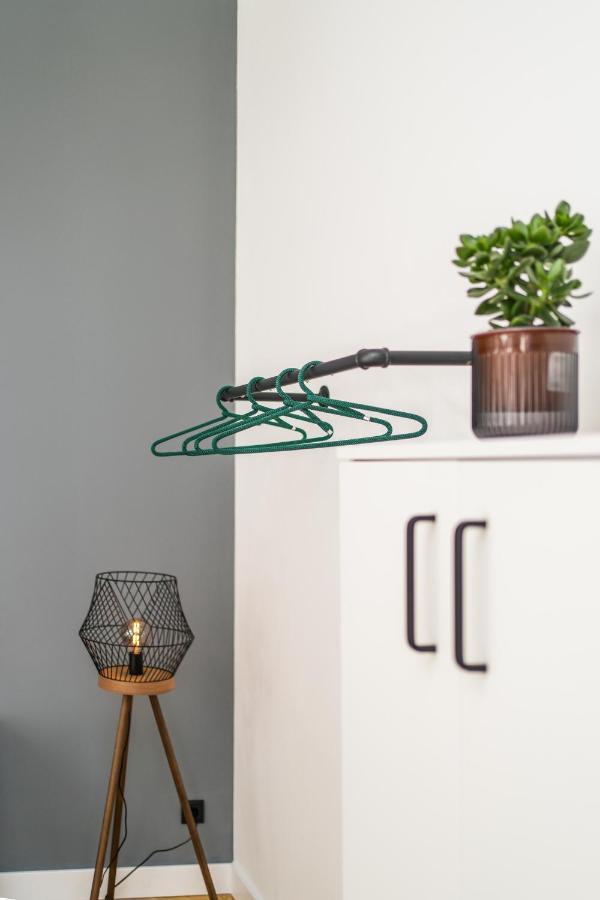 Myflat - Bright Apartment Near Central Station Wina Bagian luar foto