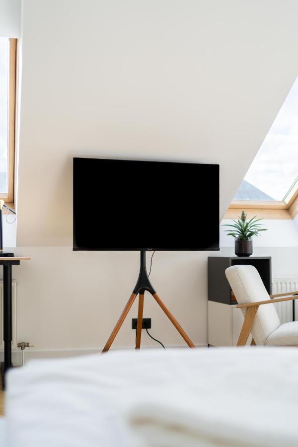 Myflat - Bright Apartment Near Central Station Wina Bagian luar foto