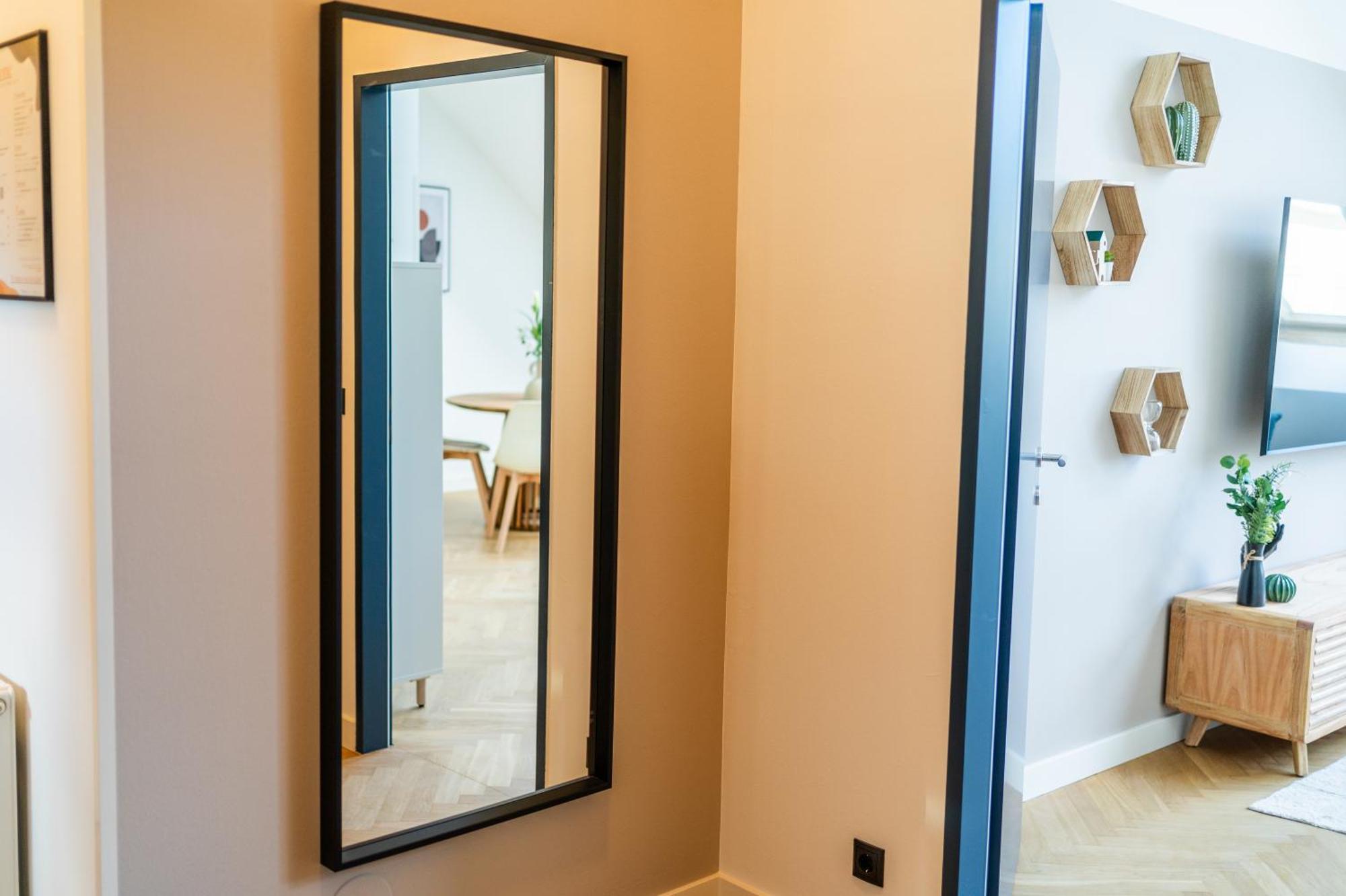 Myflat - Bright Apartment Near Central Station Wina Bagian luar foto