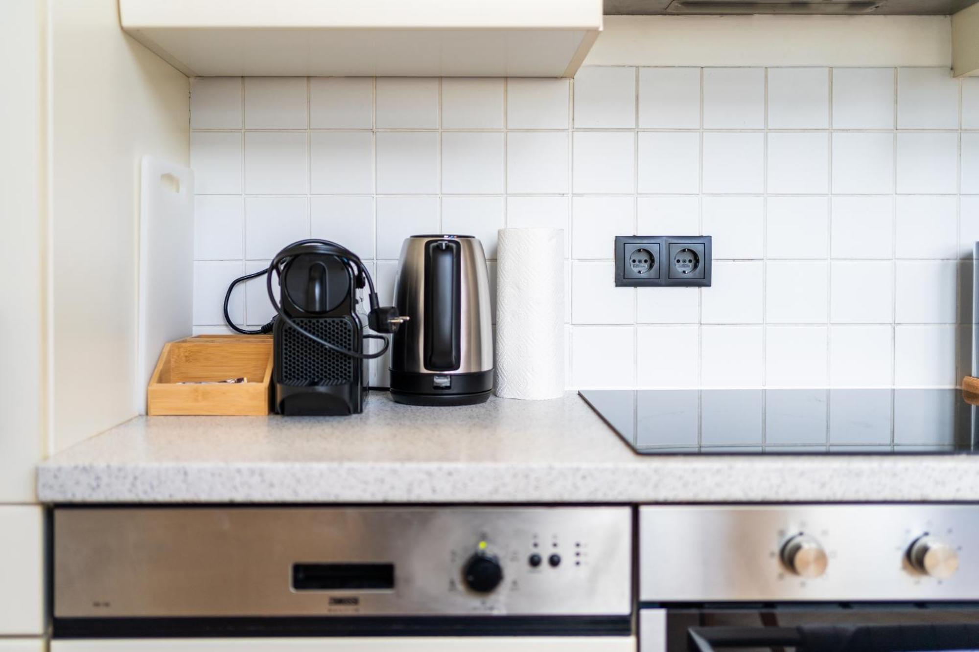 Myflat - Bright Apartment Near Central Station Wina Bagian luar foto