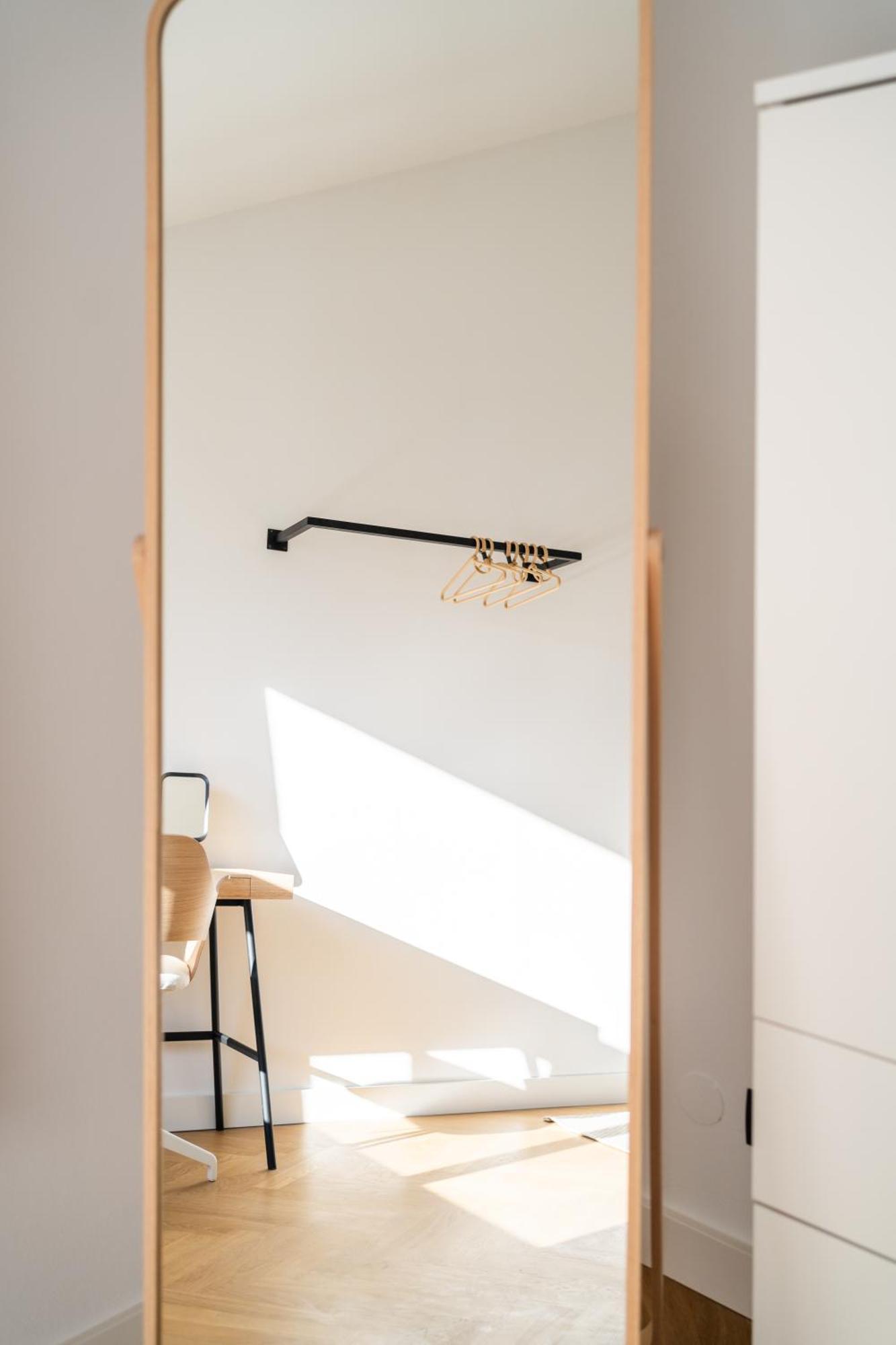 Myflat - Bright Apartment Near Central Station Wina Bagian luar foto