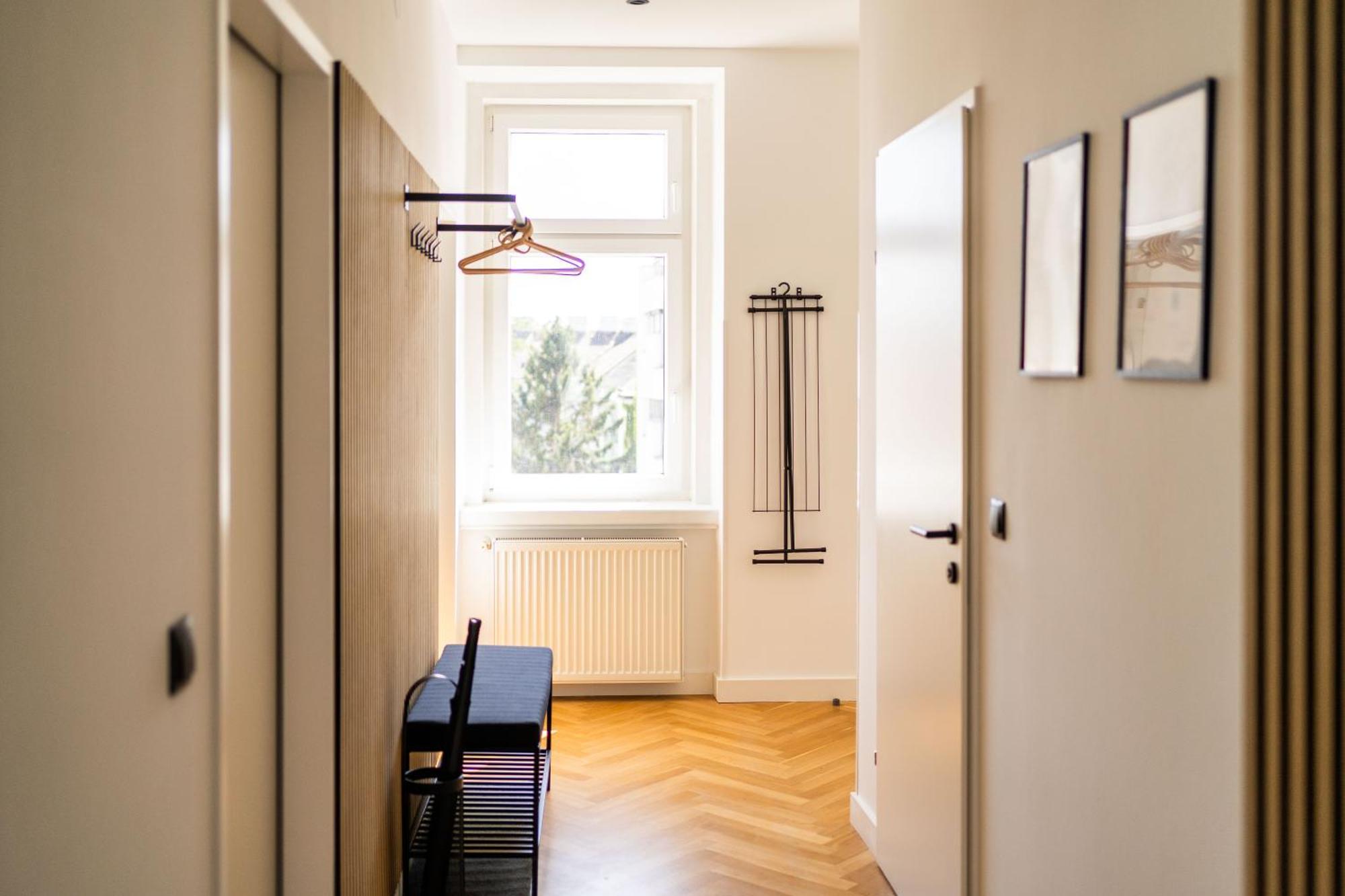 Myflat - Bright Apartment Near Central Station Wina Bagian luar foto