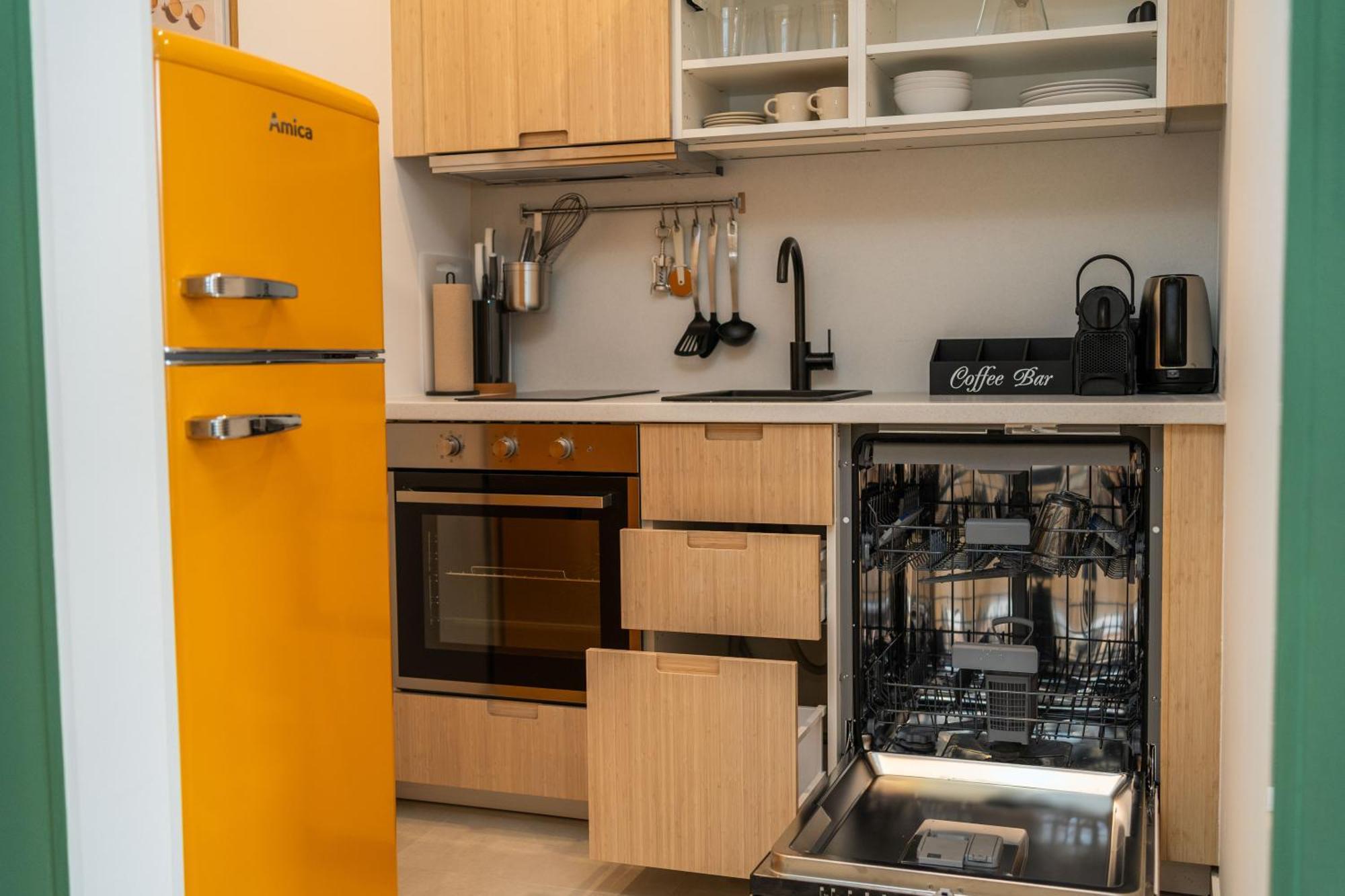 Myflat - Bright Apartment Near Central Station Wina Bagian luar foto