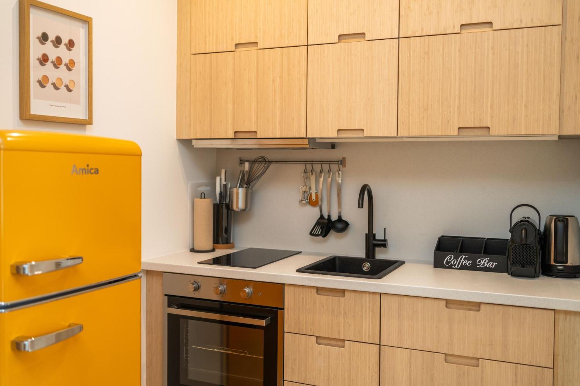 Myflat - Bright Apartment Near Central Station Wina Bagian luar foto