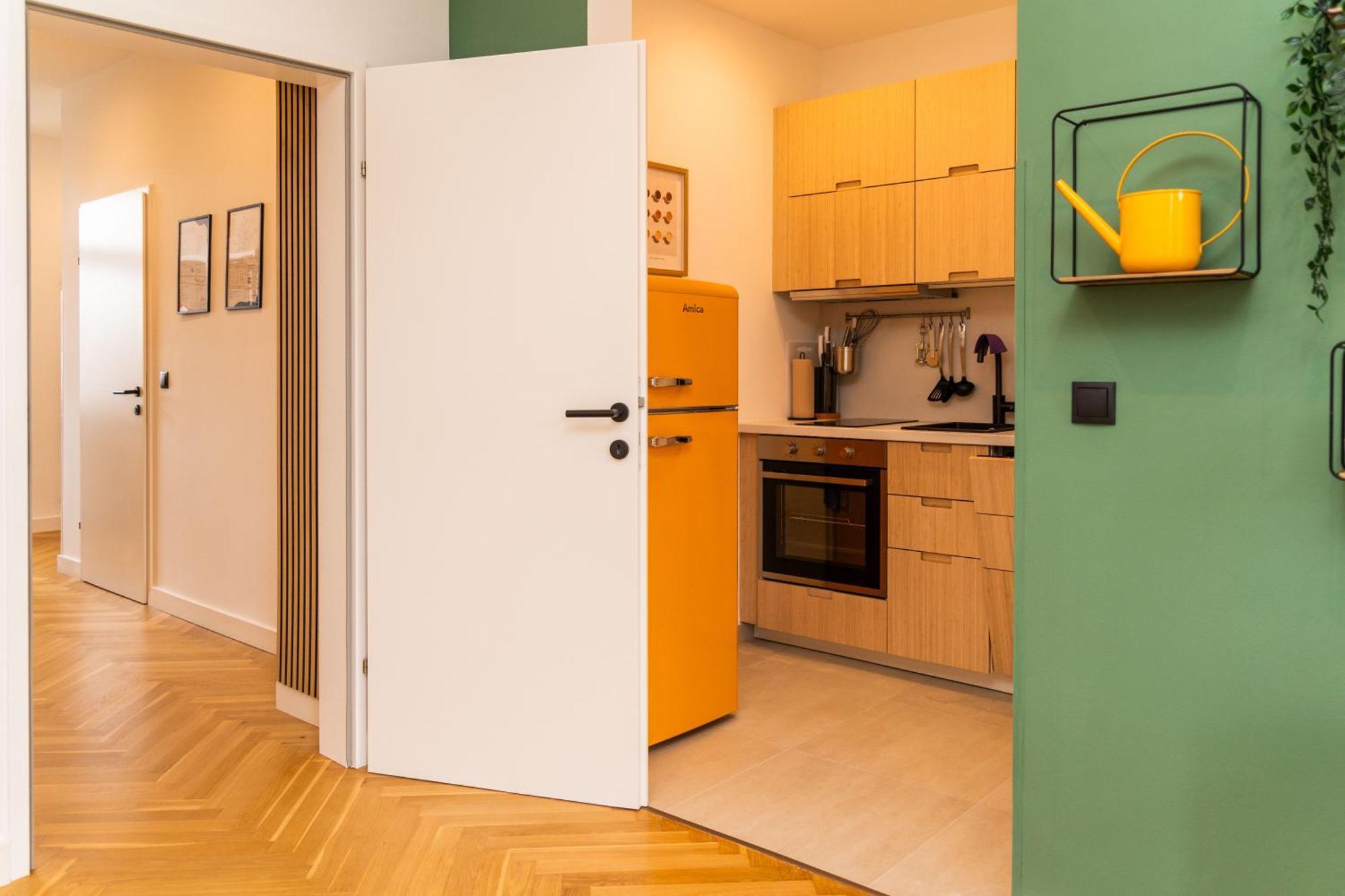Myflat - Bright Apartment Near Central Station Wina Bagian luar foto