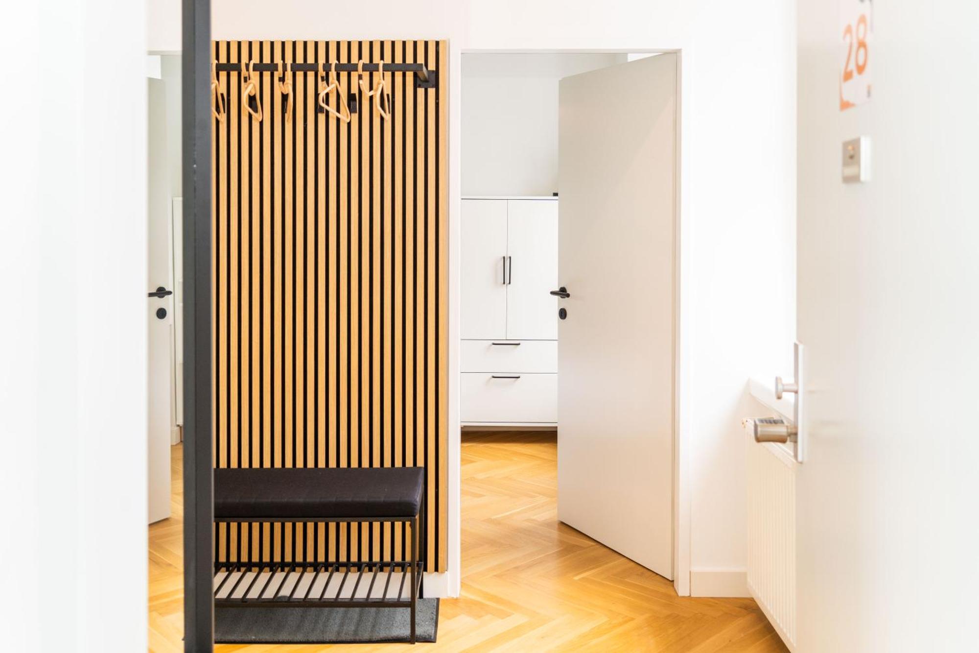Myflat - Bright Apartment Near Central Station Wina Bagian luar foto