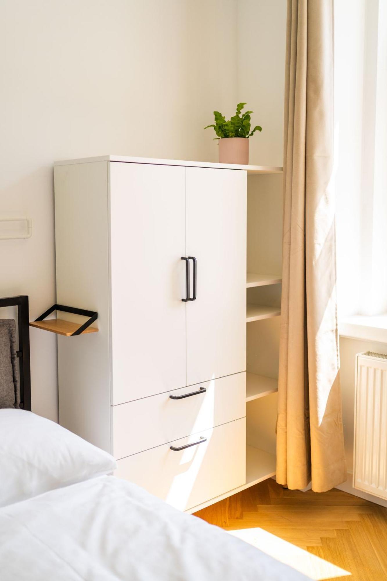 Myflat - Bright Apartment Near Central Station Wina Bagian luar foto