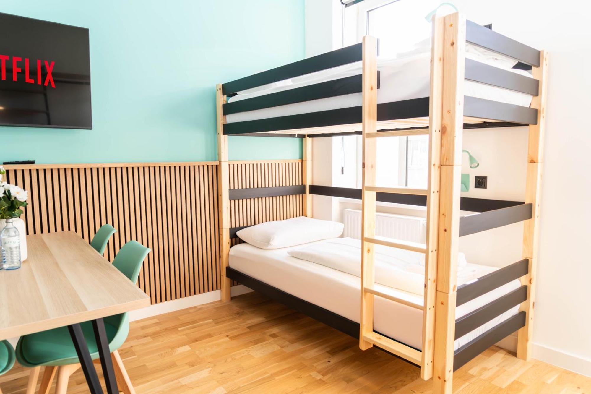 Myflat - Bright Apartment Near Central Station Wina Bagian luar foto