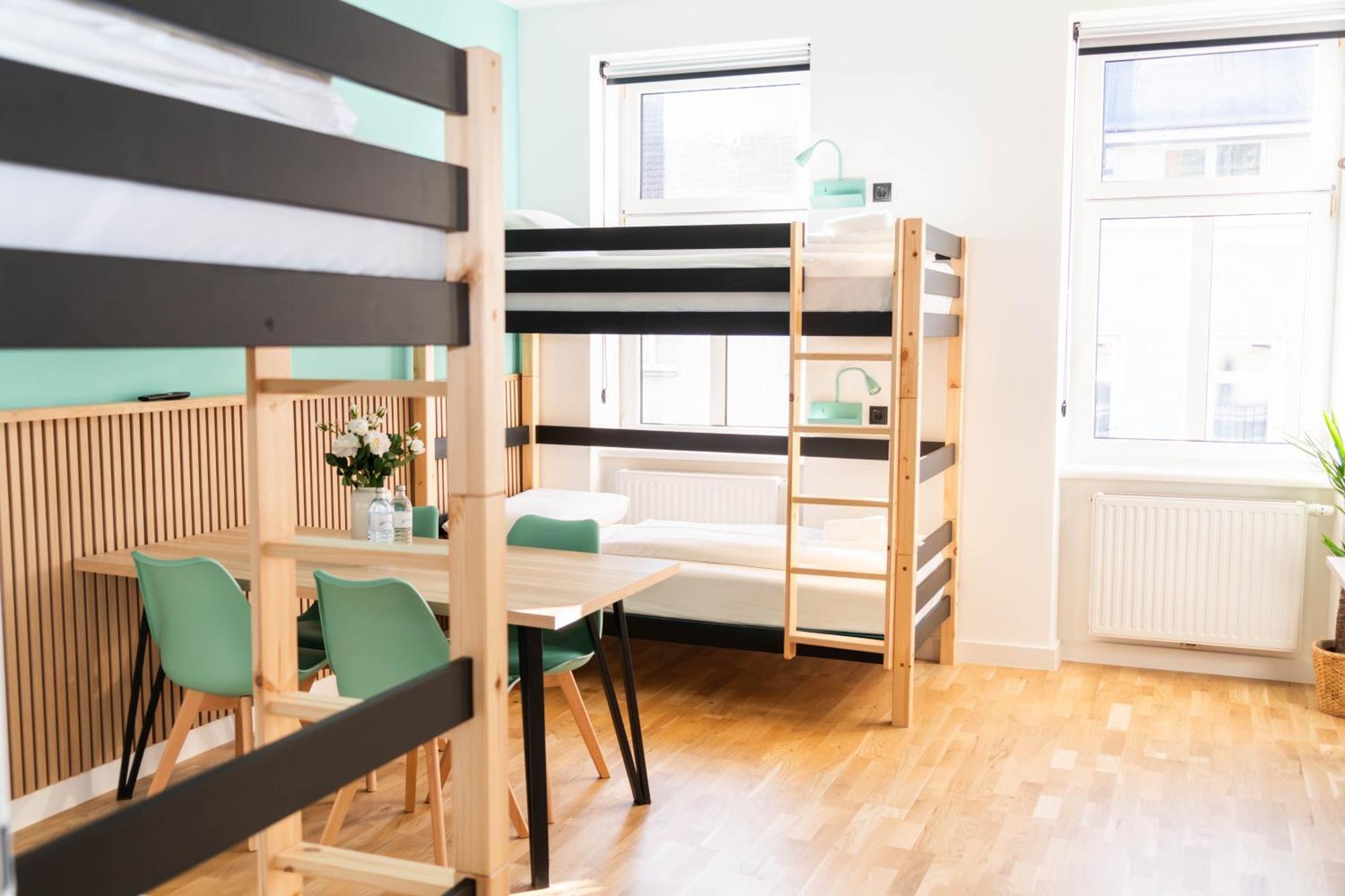 Myflat - Bright Apartment Near Central Station Wina Bagian luar foto