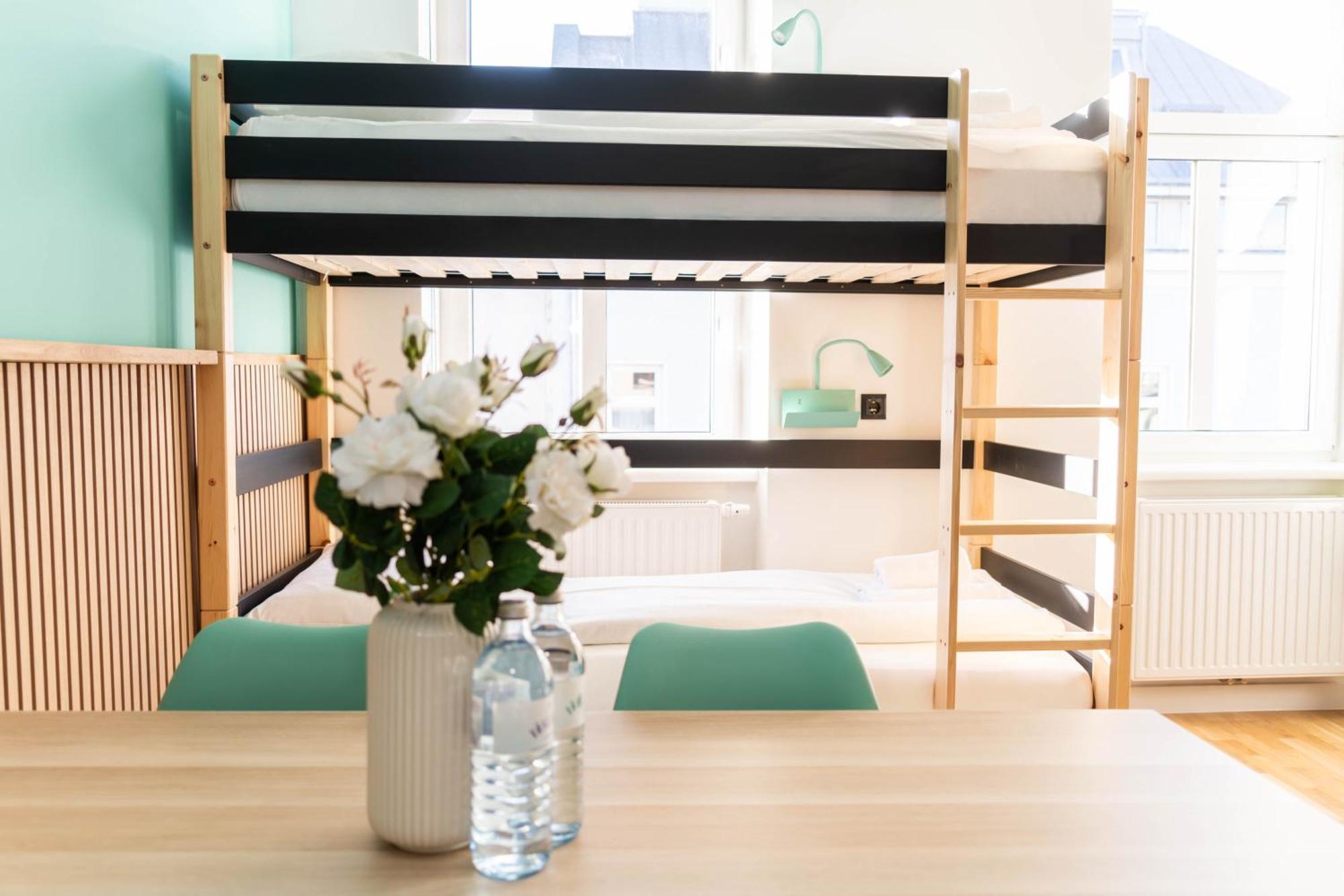 Myflat - Bright Apartment Near Central Station Wina Bagian luar foto