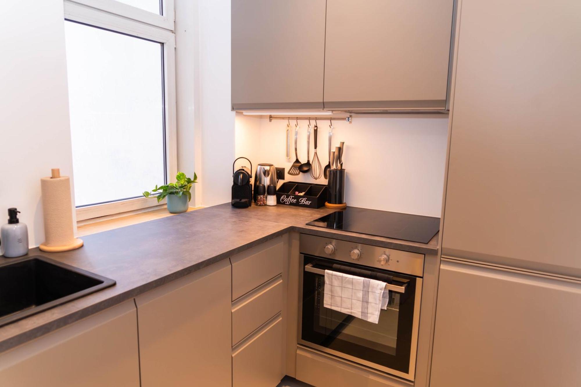 Myflat - Bright Apartment Near Central Station Wina Bagian luar foto